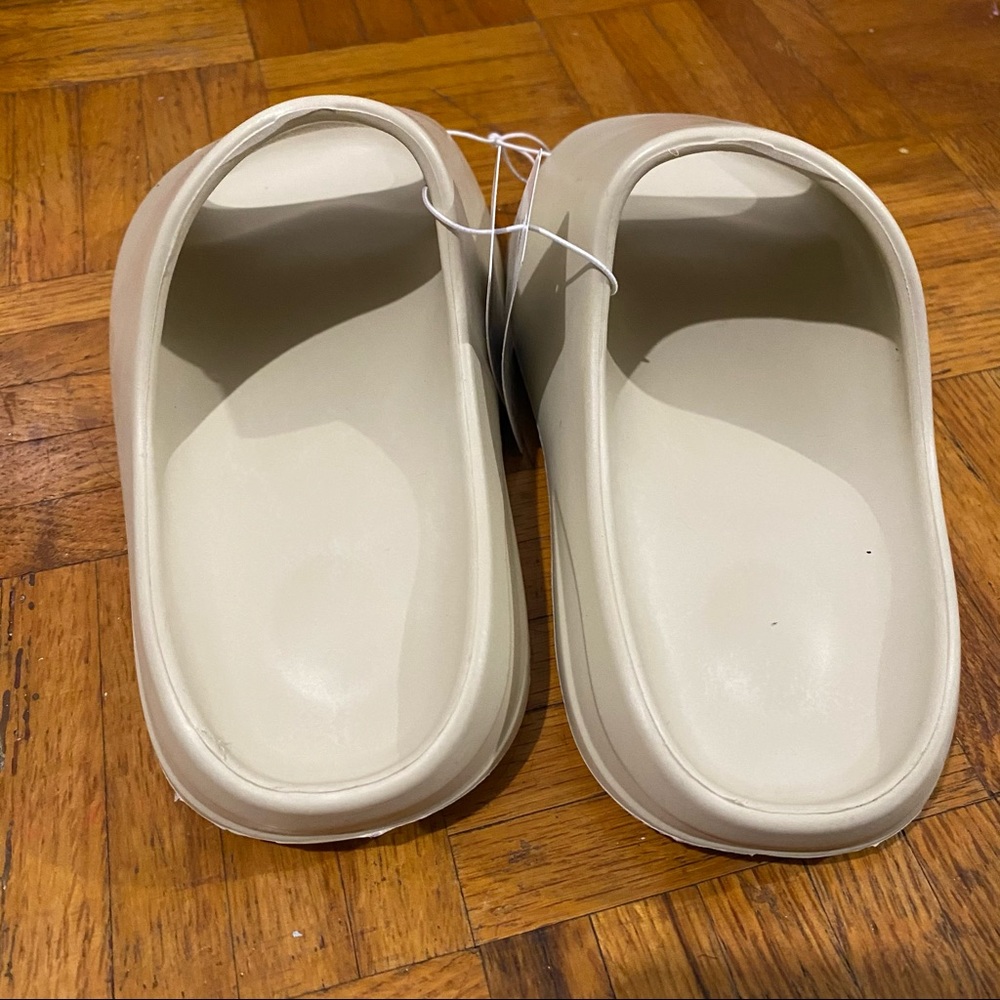 Rubber Slides Yeez y Inspired - Picture 2 of 4